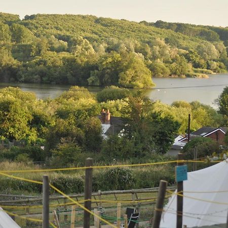 Отель Walnut Tree Glamping Sturry Экстерьер фото